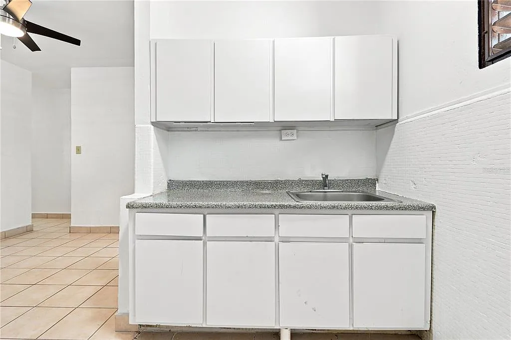 1 bed, 1.0 bath, $750 — Photo 3