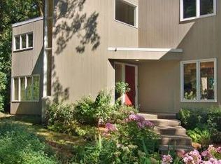 8 Saint Albans Rd E, Hopkins, MN 55305