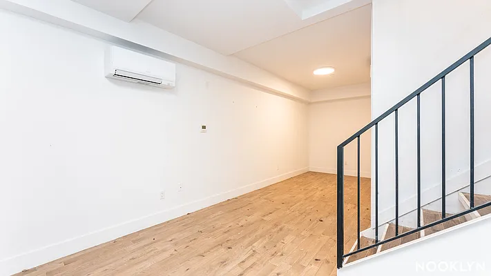 Rented by Nooklyn NYC LLC | media 19