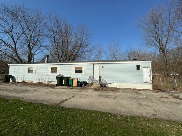 524 W Bergera Rd, Braidwood, IL 60408