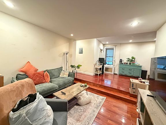 3rd image of 310 E 74th St #2W