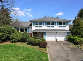 4 Rutgers Ct, Roseland, NJ 07068
