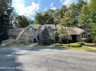 854 Crest Pines Ln, Long Pond, PA 18334