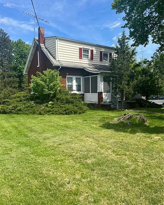25 Forester Ave