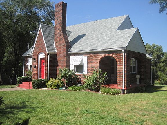 2nd image of 216 S Sterling Ave
