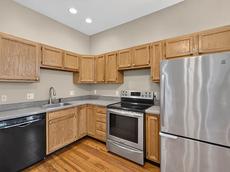 3641 McDonald Ave #2 — Photo 9