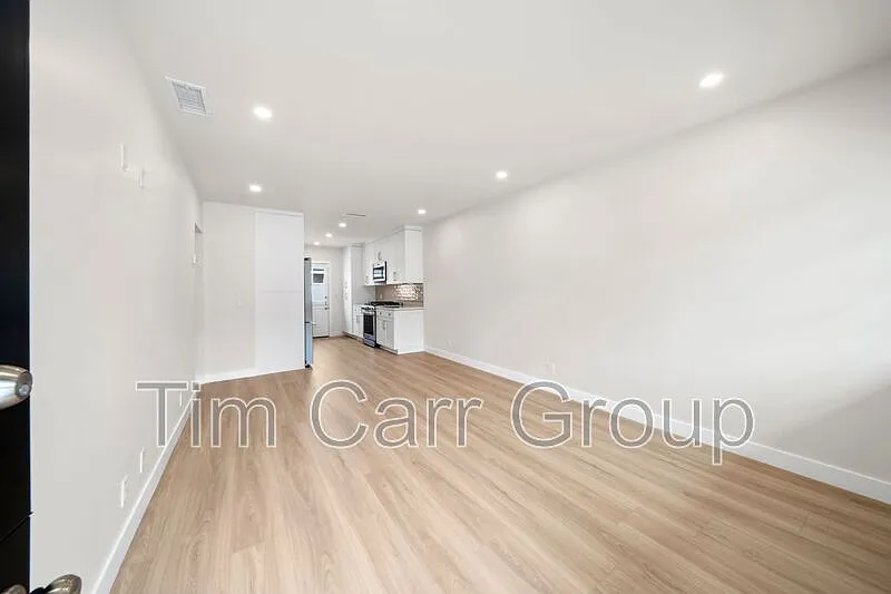 2 bed, 1.0 bath, 775 sqft, $5,395 — Photo 2
