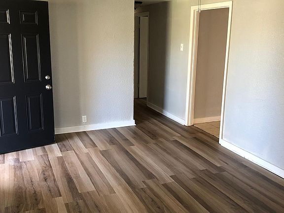 3rd image of 1024 Lanius St