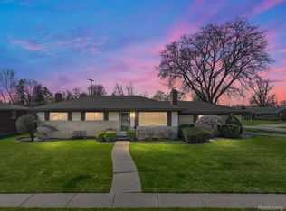 8144 Timberline Dr, Shelby Township, MI 48316