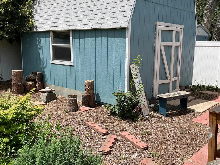433 Harvard Ln — Photo 9