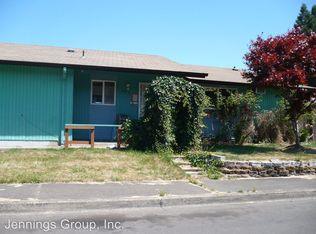 677 N 52nd St, Springfield, OR 97478