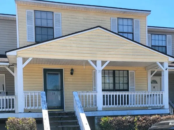 912 Pineland Ave APT 28, Hinesville, GA 31313