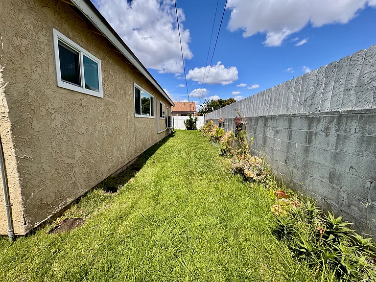 8434 Donovan St — Photo 22