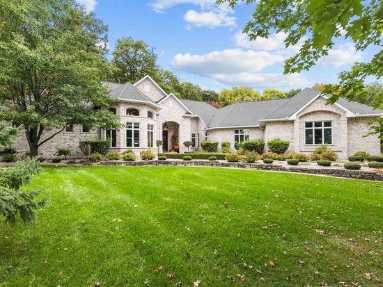 N3076 Manorwood Ln, Hortonville, WI 54944