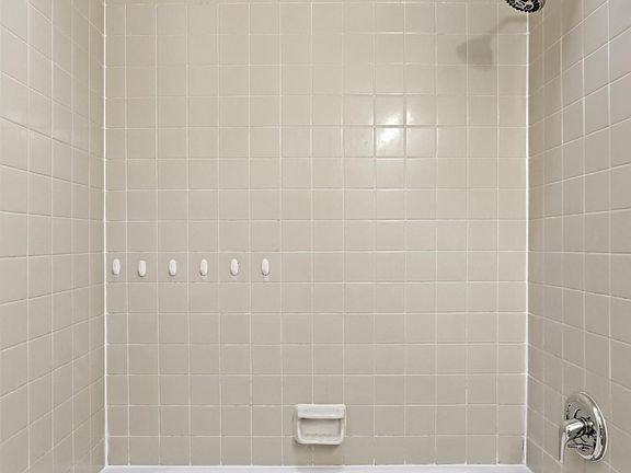 4th image of 2441 Robert Wynn St