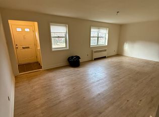 217 Arlo Rd #1A, Staten Island, NY 10301