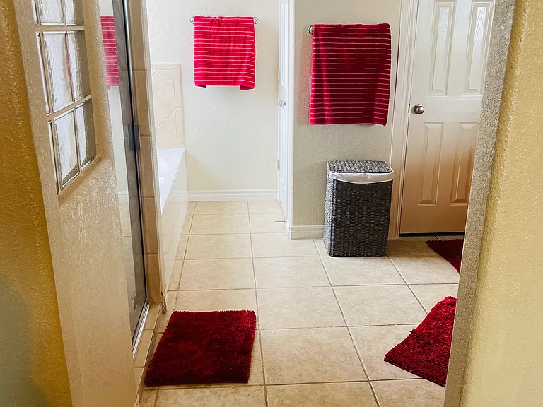 425 Emerald Shore Ln — Photo 6