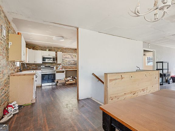 11th image of 118 Titus Valley Rd