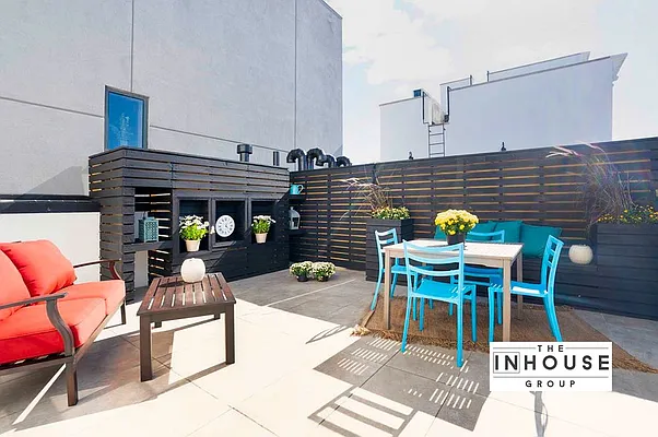 Sold by The InHouse Group | media 29