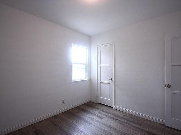 5th image of 152 W 219th St