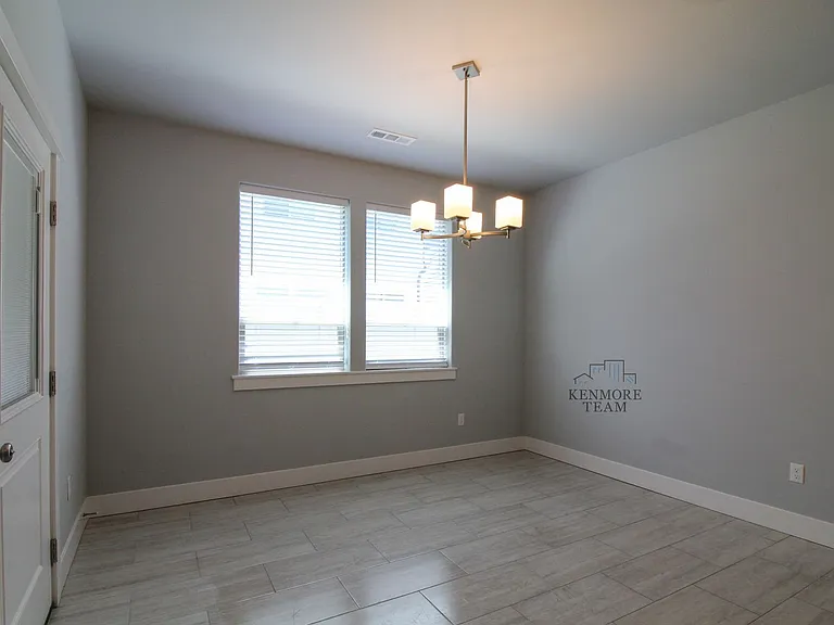 9114 Ruven St — Photo 6