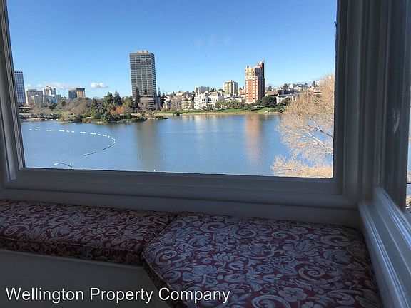 3rd image of 431 Wayne Ave #431