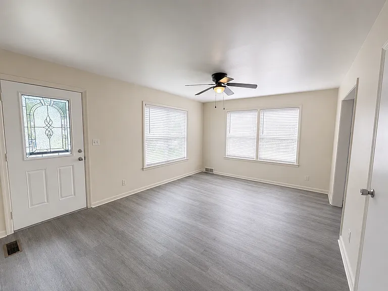 1209 S Armstrong St — Photo 3