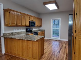 1366 Iron Bridge Rd, Columbia, TN 38401