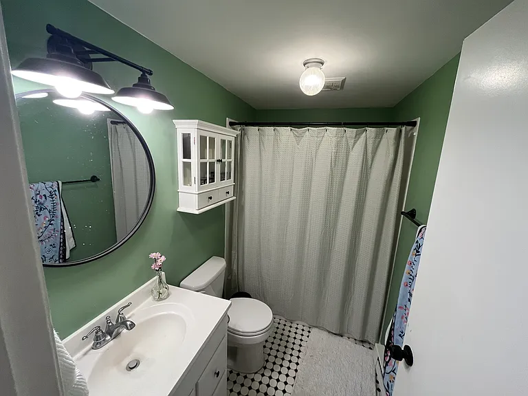 2143 E Sergeant St — Photo 15