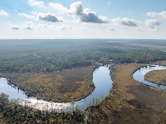 5th image of River Bend Plantation Rd