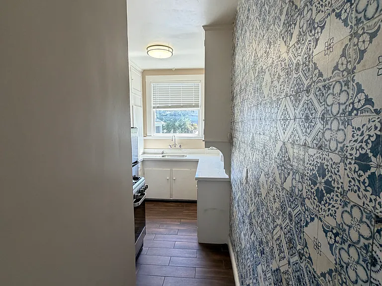 1519 Walnut St #6 — Photo 15