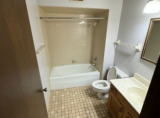 1618 Camellia Dr APT A2, Munster, IN 46321