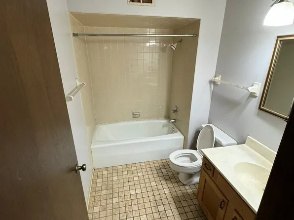 1618 Camellia Dr APT A2, Munster, IN 46321