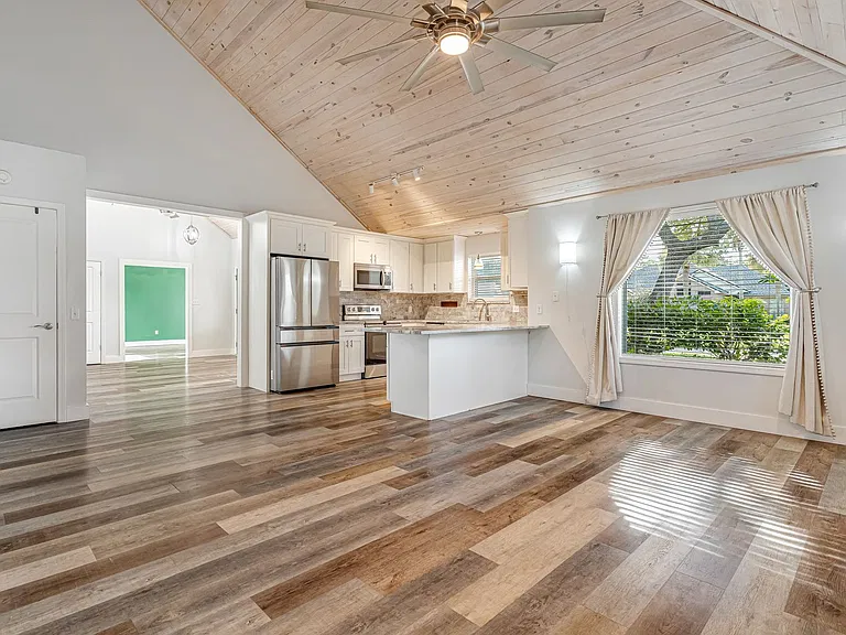 10008 Calle De Palencia — Photo 18