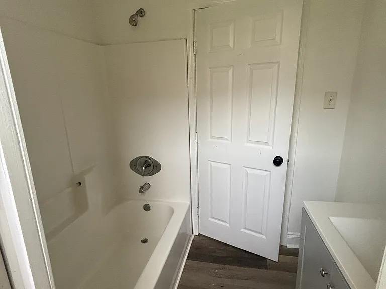 1205 Deslonde St #1205 — Photo 8