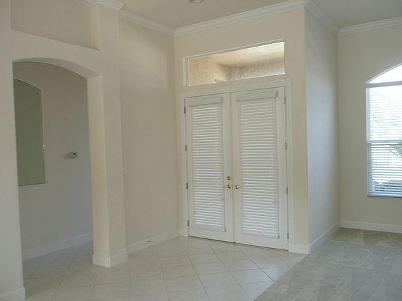 2nd image of 1070 Hampstead Lane