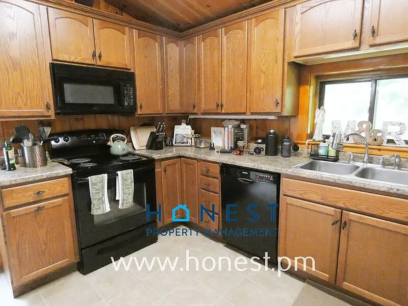 2 bed, 1.0 bath, 864 sqft, $1,850 — Photo 2