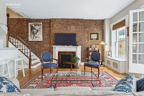 Rented by Sotheby's International Realty | media 13