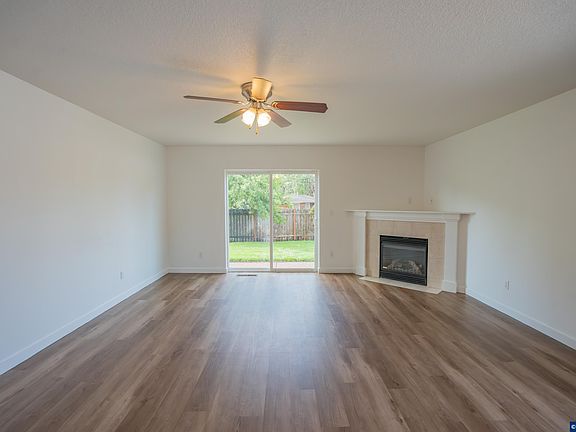 4th image of 36 E Jadon Dr