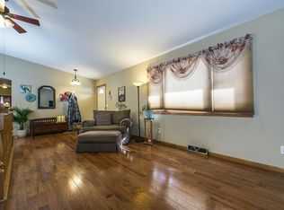 2481 Wintergreen Dr, Dubuque, IA 52002