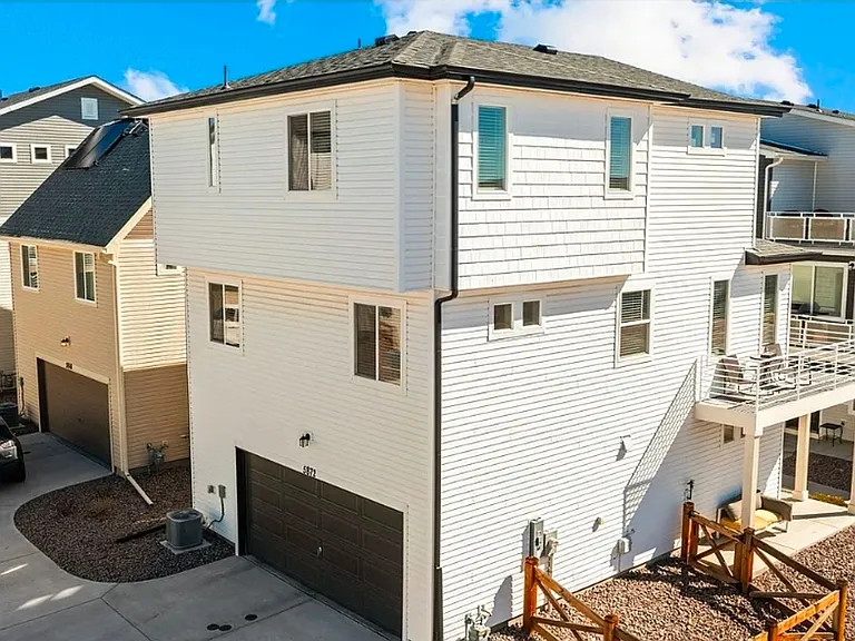 5872 Thurless Ln — Photo 2