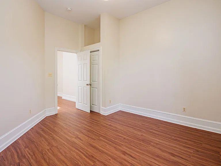 12 W Read St — Photo 11