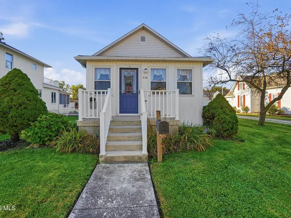 715 E Madison St, Gibsonburg, OH 43431