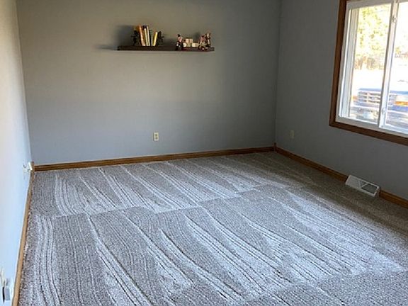 3rd image of 56879 Joseph Ln