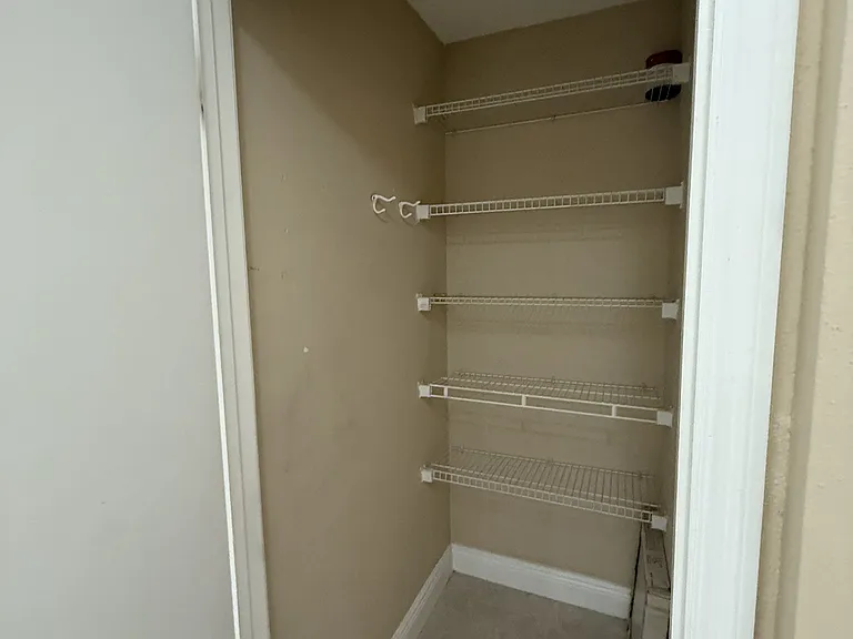 2400 NW 33rd St #1112 — Photo 14