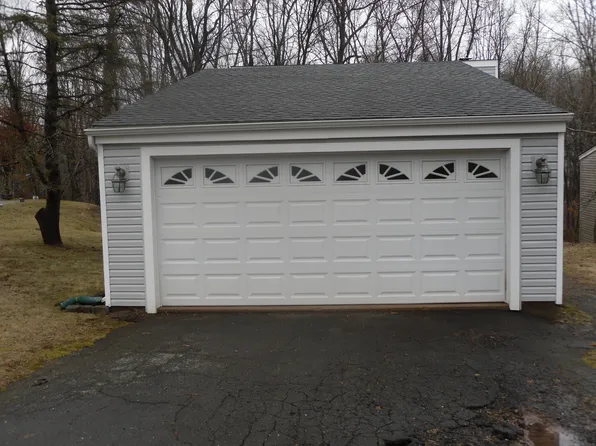 37 Little River Lane, Middletown, CT 06457