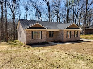 408 Hillandale Rd, Liberty, SC 29657