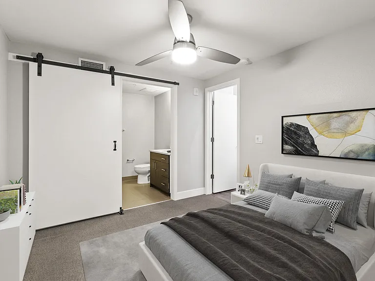 Jux Apartments — Photo 10