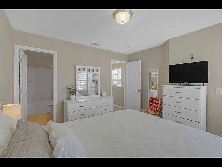 3020 Friars Trl — Photo 14