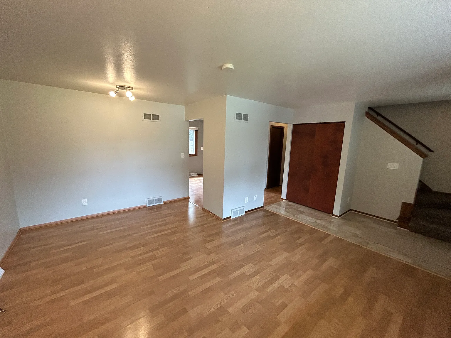 3 bed, 1.5 bath, 1250 sqft, $1,850 — Photo 4